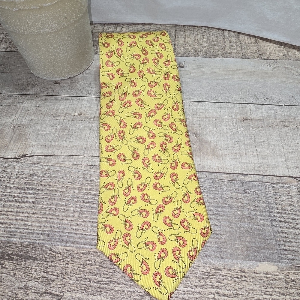PETER BLAIR YELLOW SILK TIE PINK CRAWFISH PATTERN WHIMSICAL USA MADE